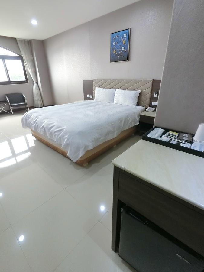 雲林斗六福爾摩莎大飯店 Hotel Exterior photo